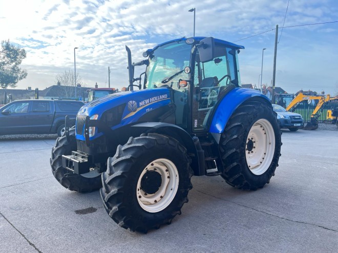 New Holland T5.115 24 x 24 Loader ready