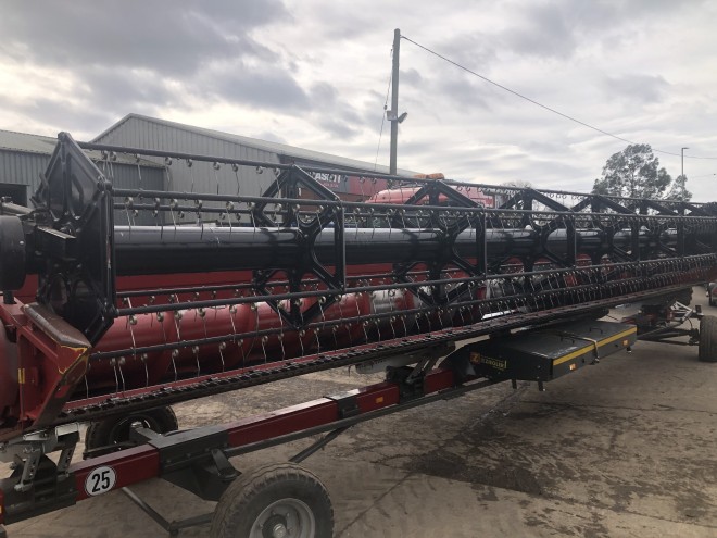 Case IH Axial Flow 9240 C/W Redekop X-tra chop system and tracks 35ft header