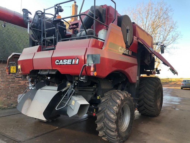 Case IH Axial Flow 9240 C/W Redekop X-tra chop system and tracks 35ft header