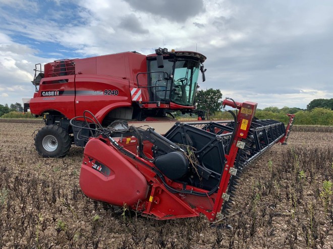 Case IH Axial Flow 9240 C/W Redekop X-tra chop system and tracks 35ft header