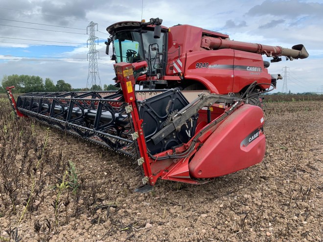 Case IH Axial Flow 9240 C/W Redekop X-tra chop system and tracks 35ft header