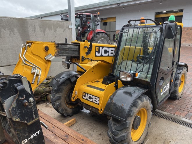 JCB 525-60 C/W Pallet Tines