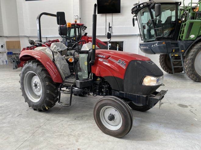 Case IH Farmall 55A 2WD ROPS