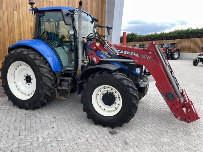 New Holland T5.115 24 x 24 C/W LRZ120 Loader