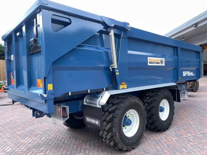 Richard Western Suffolk SF 16 HS Plus 16Ton Grain trailer in Blue C/W air and hydraulic brakes, rear drawbar