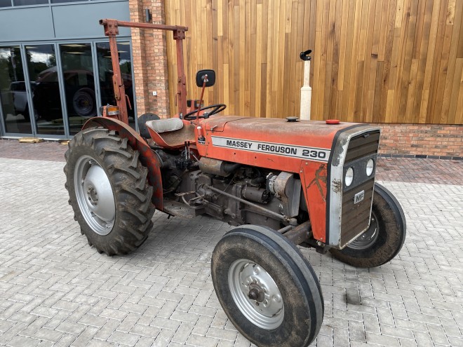 Massey Ferguson 230