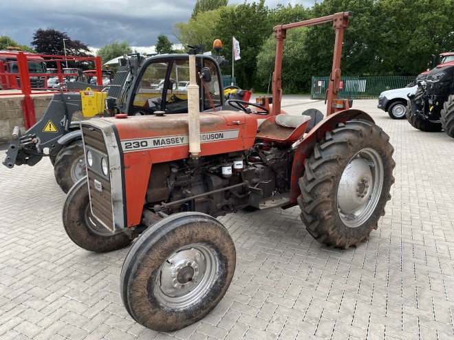 Massey Ferguson 230