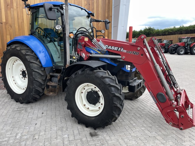 New Holland T5.115 24 x 24 C/W LRZ120 Loader