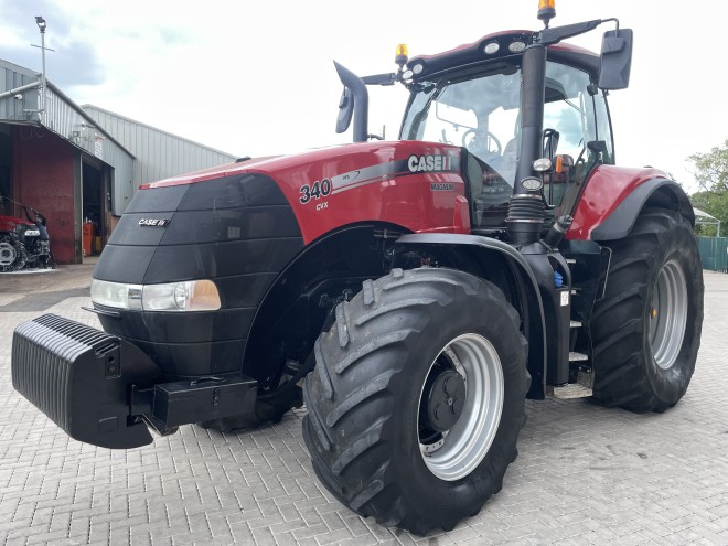 Case IH Magnum 340 CVX c/w Full Accuguide