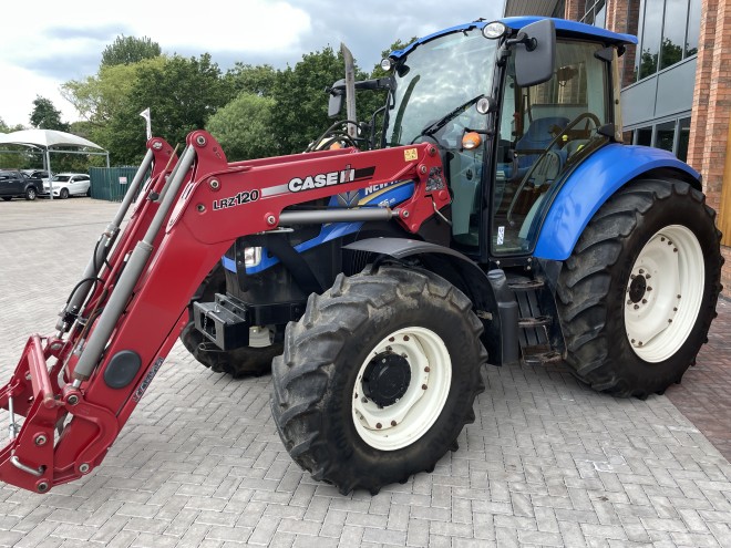 New Holland T5.115 24 x 24 C/W LRZ120 Loader