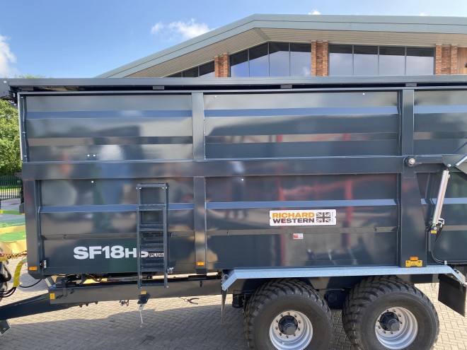 Richard Western SF 18 HS Plus Silage trailer Gun Metal Gray Hydraulic lift over sheet