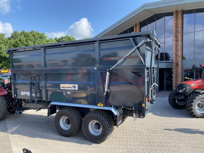 Richard Western SF 18 HS Plus Silage trailer Gun Metal Gray Hydraulic lift over sheet