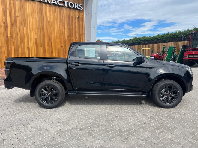 Isuzu D-MAX V-Cross Automatic Onyx Black