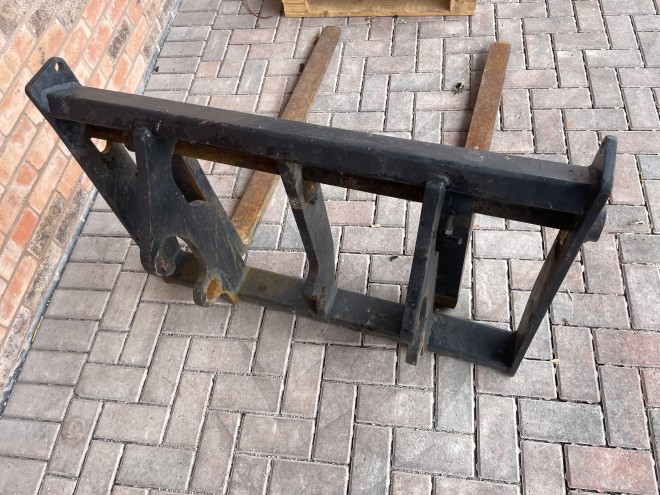 JCB  Floating Pallet tines for JCB compact head stock