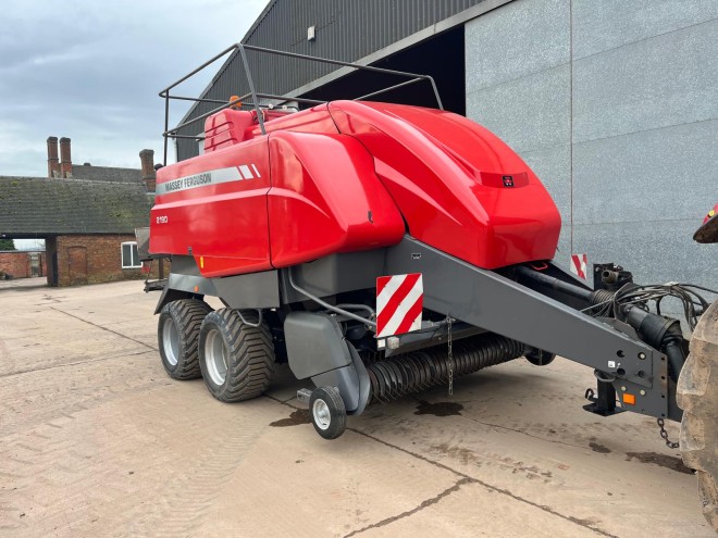 Massey Ferguson 2190 tandam axle baler