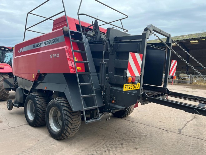 Massey Ferguson 2190 tandam axle baler