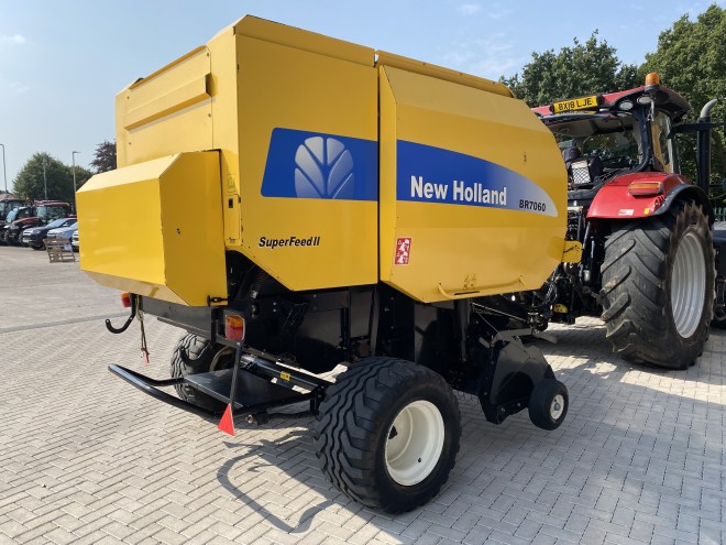 New Holland BR 760 Super Feed II Round Baler