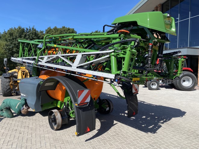 Amazone UX 5201 Super Trailed Sprayer 36m Isobus 520/85 r 42