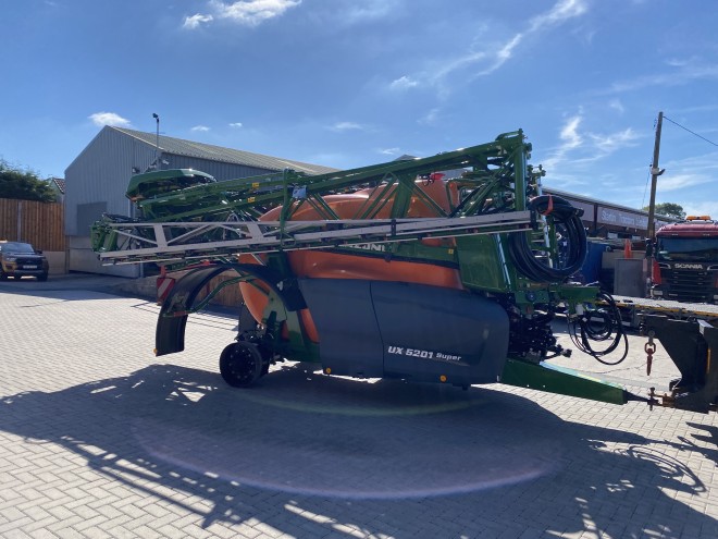 Amazone UX 5201 Super Trailed Sprayer 36m Isobus 520/85 r 42