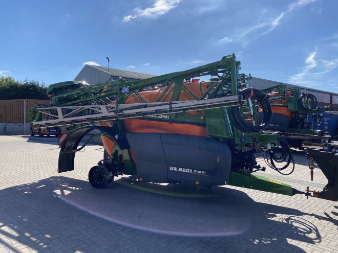 Amazone UX 5201 Super Trailed Sprayer 36m Isobus 520/85 r 42