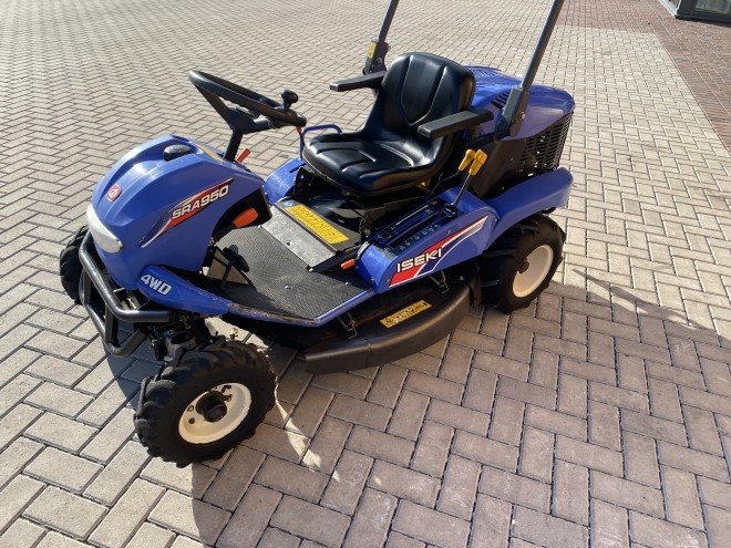 Iseki SRA 950 95cm Cut ride‐on bushcutter 4WD Hydrostatic