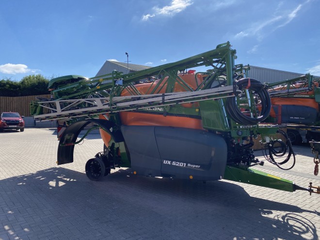 Amazone UX 5201 Super Trailed Sprayer 36m Isobus 520/85 r 42