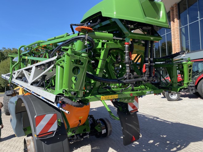 Amazone UX 5201 Super Trailed Sprayer 36m Isobus 520/85 r 42