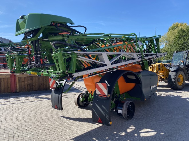 Amazone UX 5201 Super Trailed Sprayer 36m Isobus 520/85 r 42