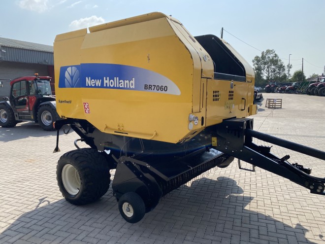 New Holland BR 760 Super Feed II Round Baler