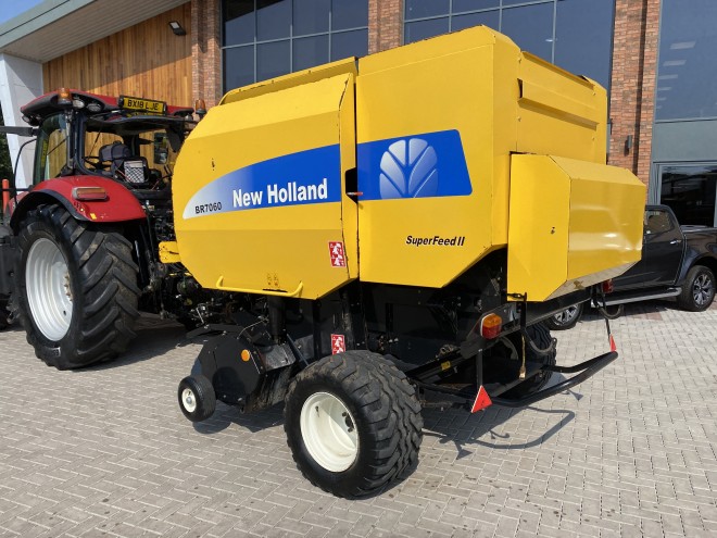 New Holland BR 760 Super Feed II Round Baler