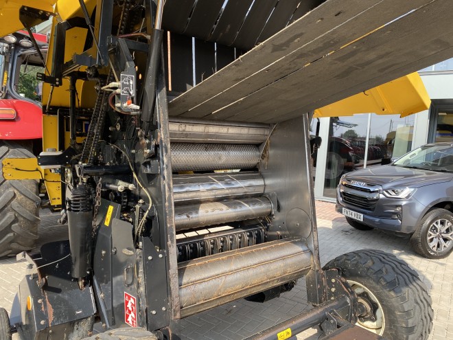 New Holland BR 760 Super Feed II Round Baler