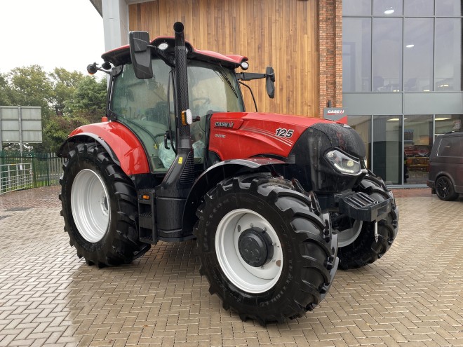 Case IH Maxxum 125 17 x 16 Active drive 4 650 Tyres