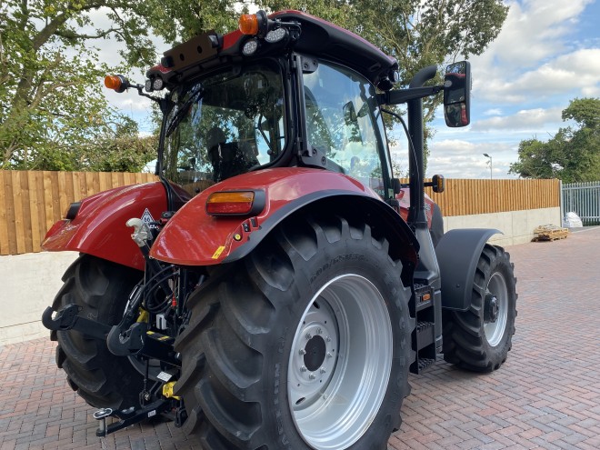 Case IH Maxxum 125 17 x 16 Active drive 4 600 tyres