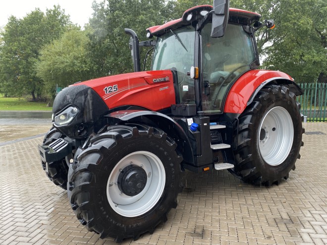 Case IH Maxxum 125 17 x 16 Active drive 4 650 Tyres