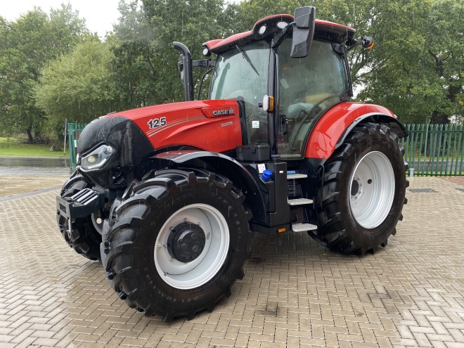 Case IH Maxxum 125 17 x 16 Active drive 4 650 Tyres