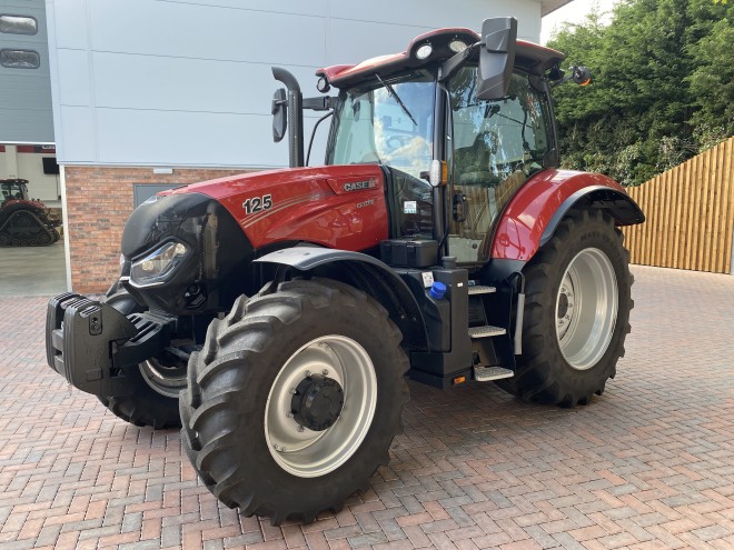 Case IH Maxxum 125 17 x 16 Active drive 4 600 tyres