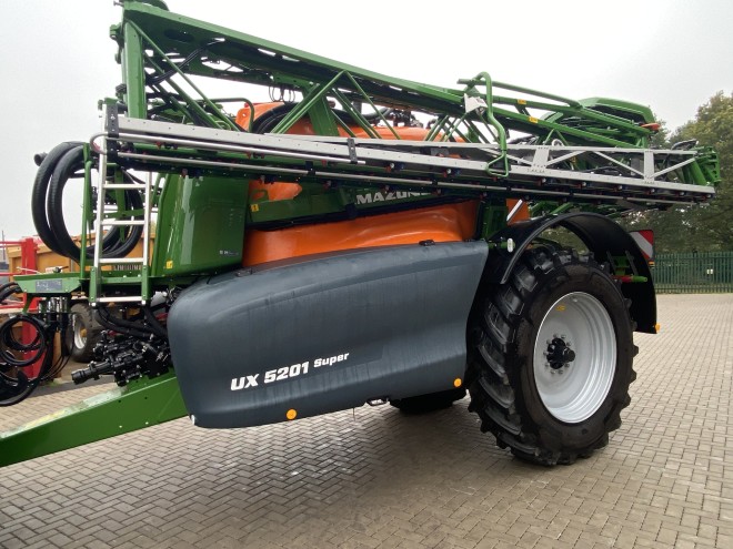 Amazone UX 5201 Super Trailed Sprayer 36m Isobus 520/85 r 42