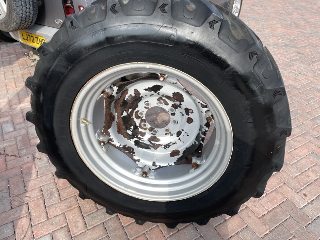 380/85R30 Farmall 150/203/8