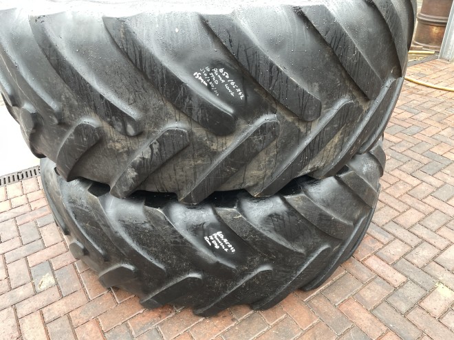 full set 650/65R42 -540/65R30 wheels and tyres for Puma long