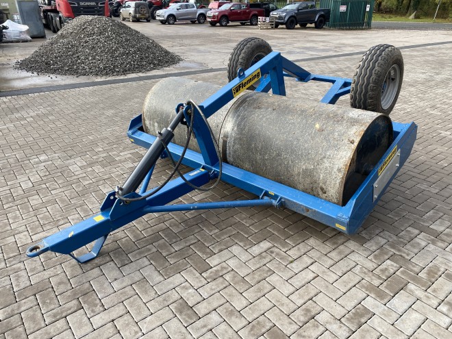 Fleming 8ft flat roll with transport wheels